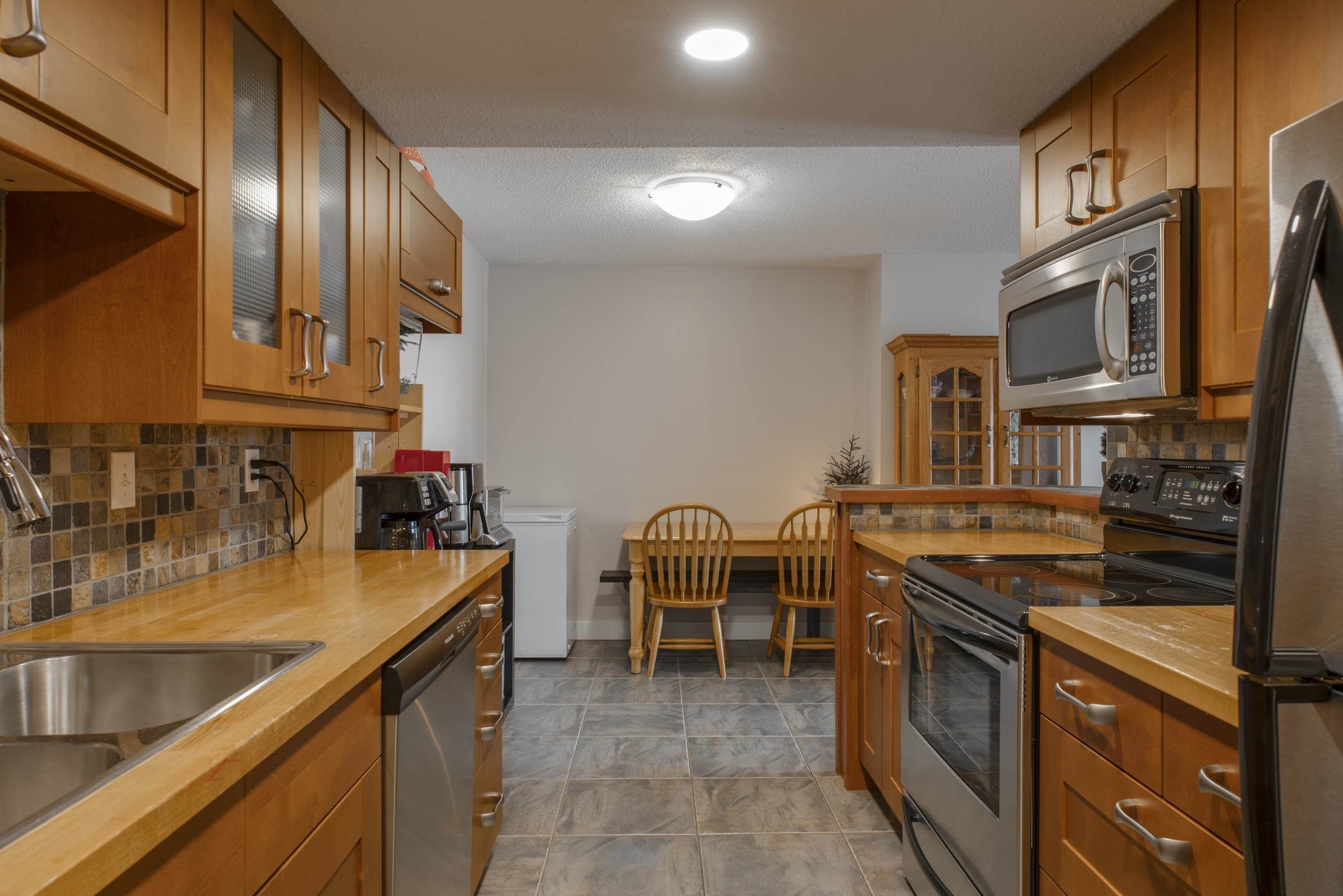 204 119 Agnes Street, Downtown - r2865517 Image